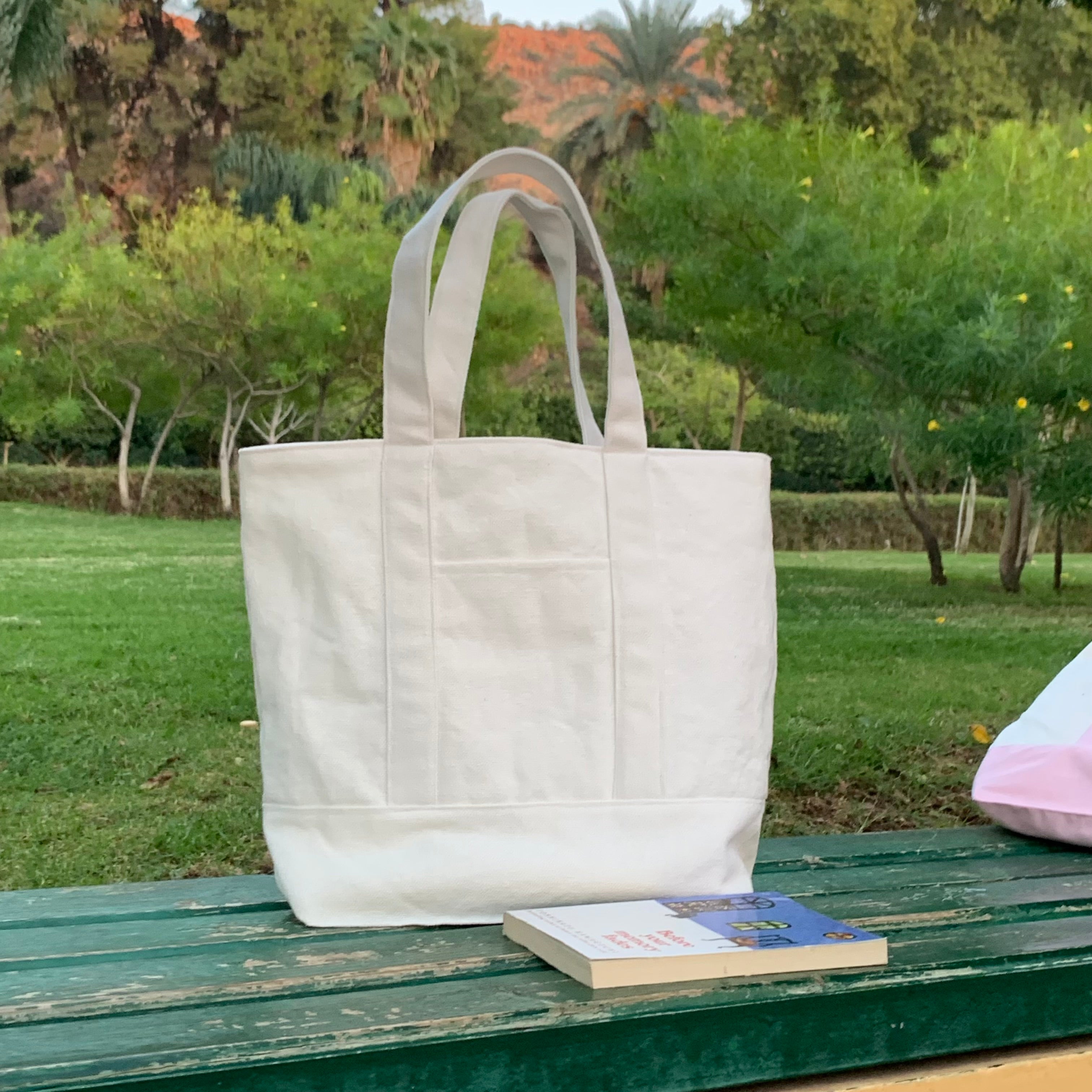 Le Classique Tote - White