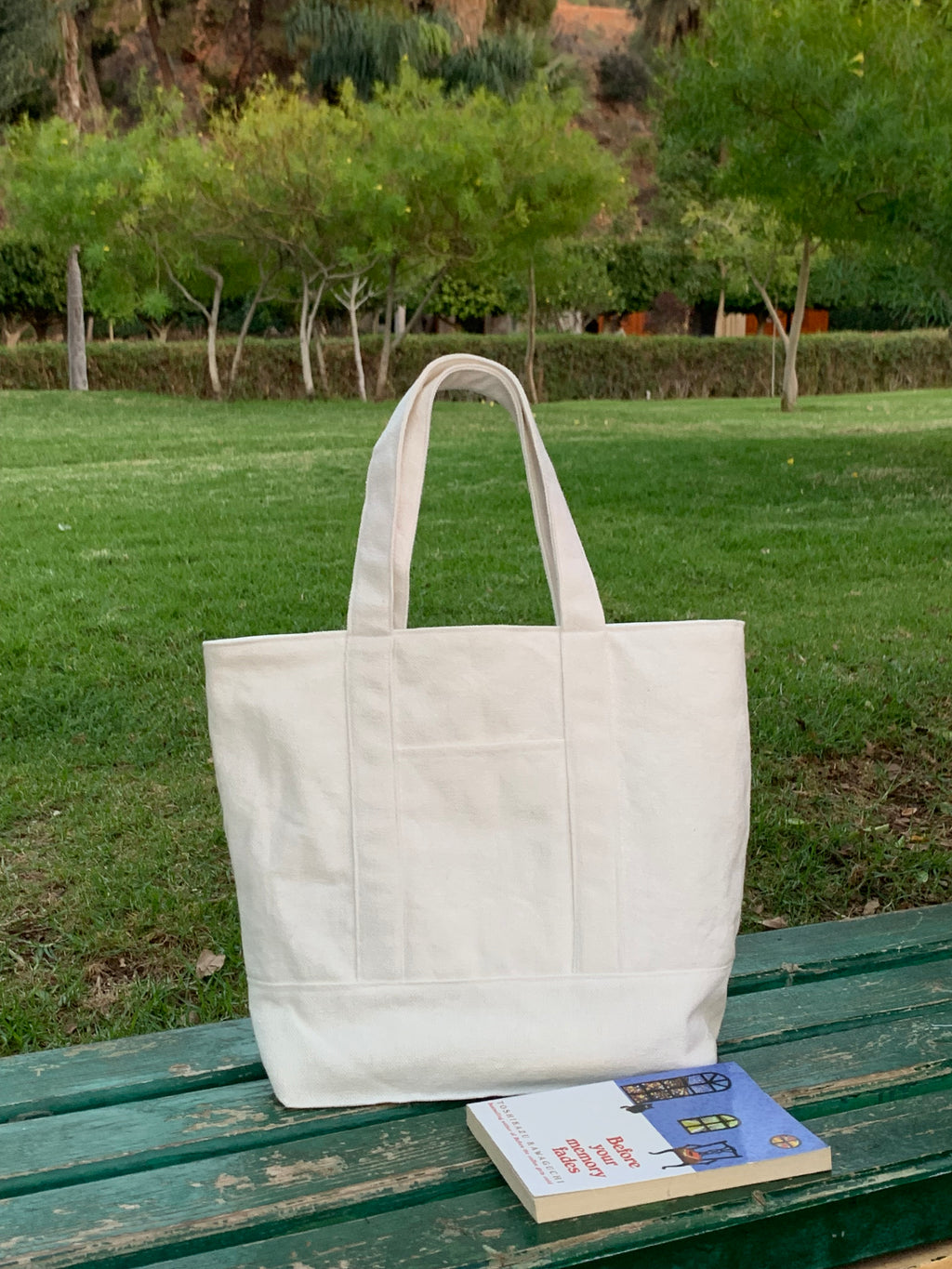 Le Classique Tote - White